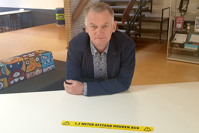 Fysiek lesgeven én 1,5 meter afstand handhaven: zo pakt Het Hogeland College dat aan